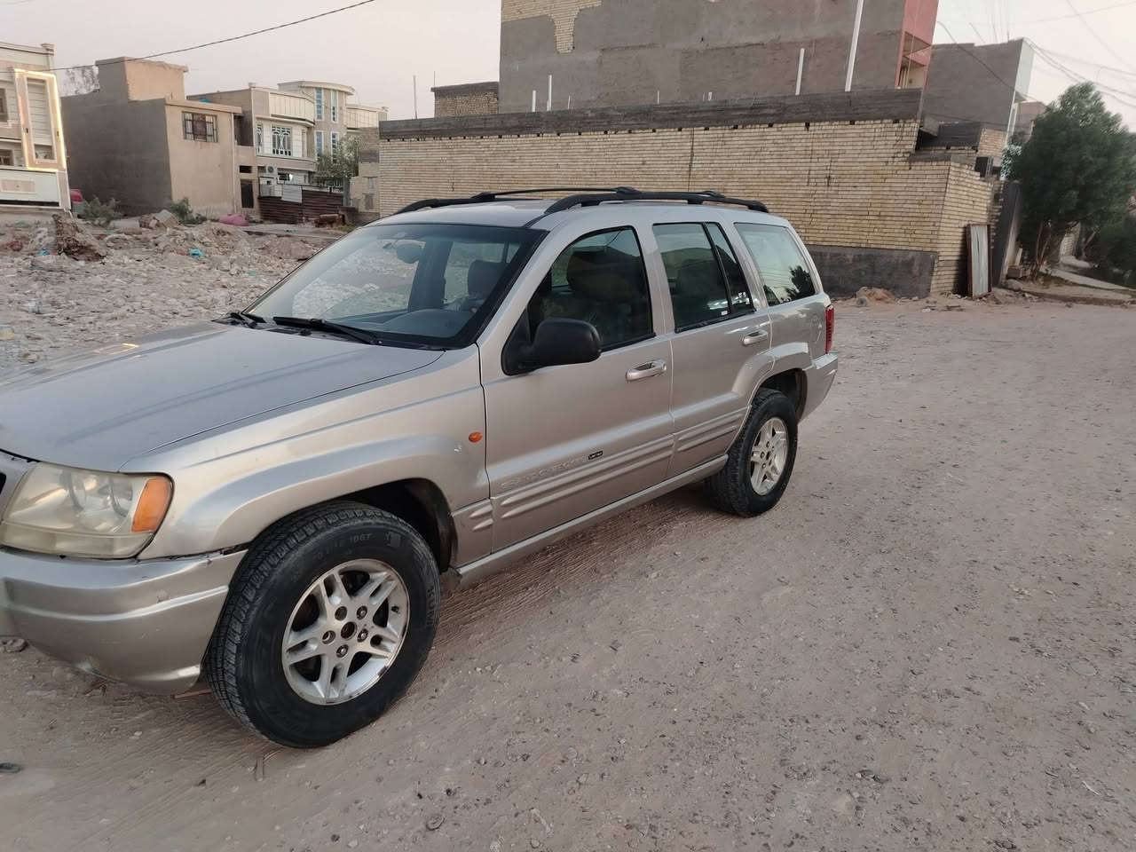 السلام عليكم
جيب شيروكي موديل 2000
مكينة 6 سلندرمبدلهة قبل شهرين مال حاوية رقم بغداد سنوية وهزةجديد السيارة بسمي تحويل مباشر السعر 60 وبي مجال
َوهذا رقمي للتواصل ***********
