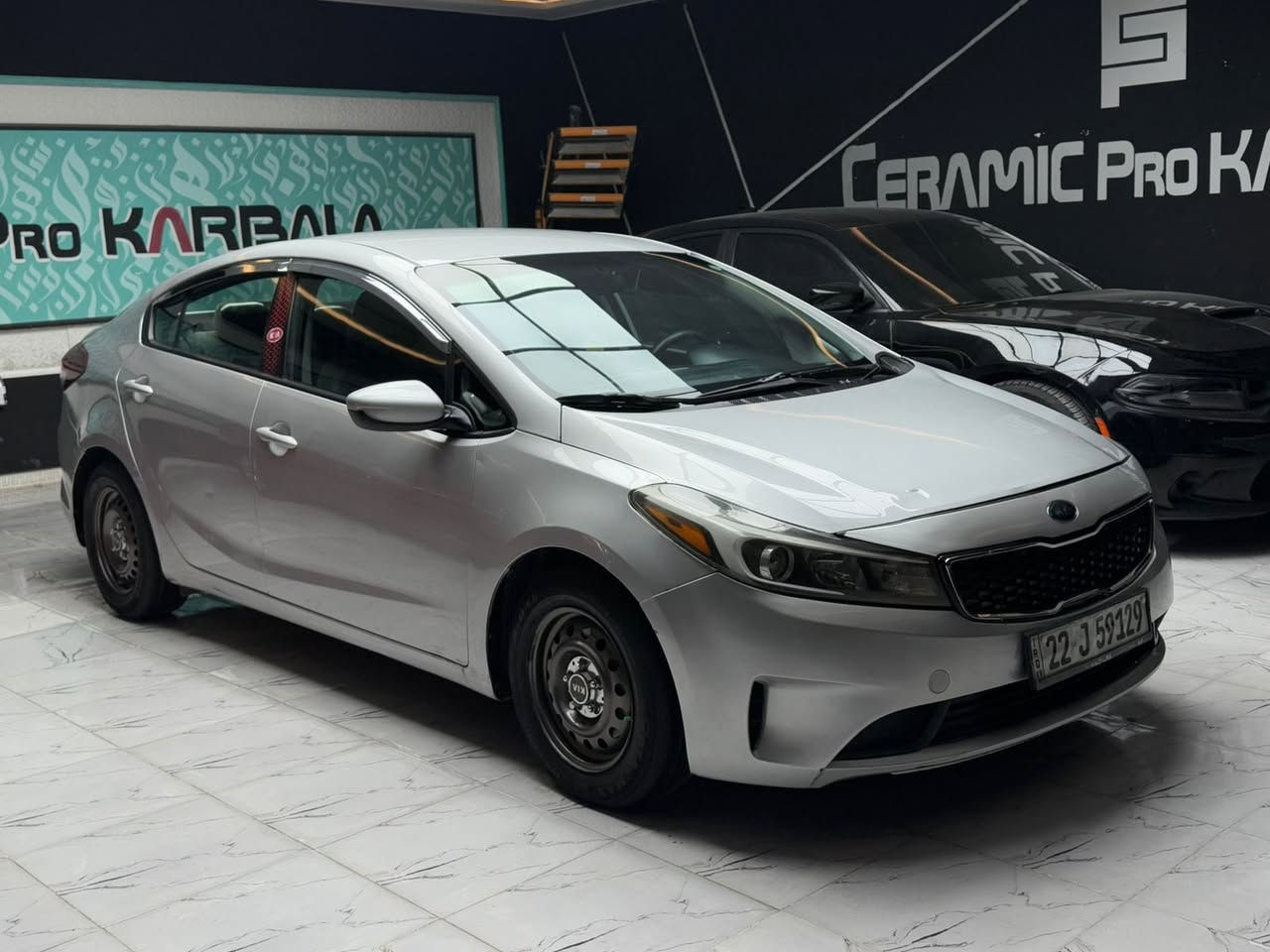 كيا فورتي 
2018
حادث جاملغ وبنيد بدون دواخل
سياره جديده
موصفات عاديه
رقم اربيل جديد باسمي وكاله او تحويل 
مابيها اي نقص سياره
سنويه تسقط 2030
مكان سياره كربلاء 
السعر 124 وبيه مجال بسيط
للاستفسار ***********
