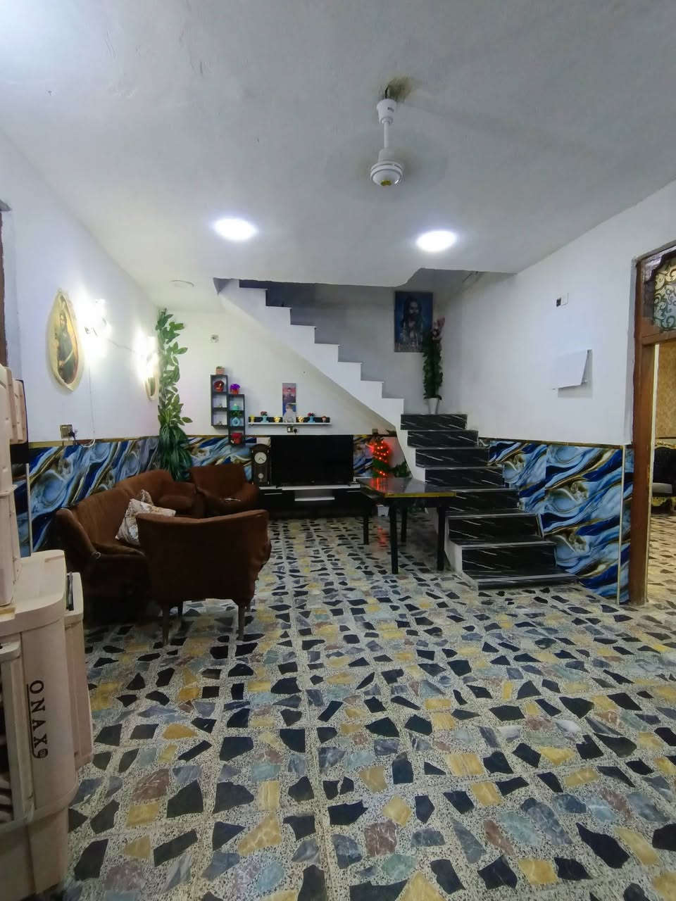 سلام عليكم توفر عندي بيت مساحه 200متر --الجبهه 10--نزال20--كلث طوابق البيت ينباع نص وينباع كله والبيت يرهم مشتملات لا واحد مستثمر يرم العائله جبيره
موقع البيت البلديات المعسكر قرب سيد هاني شارع المرور
المنطقه كامله خدمات مجاري ماي كهرباء الاستفسار اكثر ***********الرد واتساب مازنجر السعر خاص حسن العقار 
سلام عليكم توفر عندي بيت مساحه 200متر --الجبهه 10--نزال20--كلث طوابق البيت ينباع نص وينباع كله والبيت يرهم مشتملات لا واحد مستثمر يرم العائله جبيره
