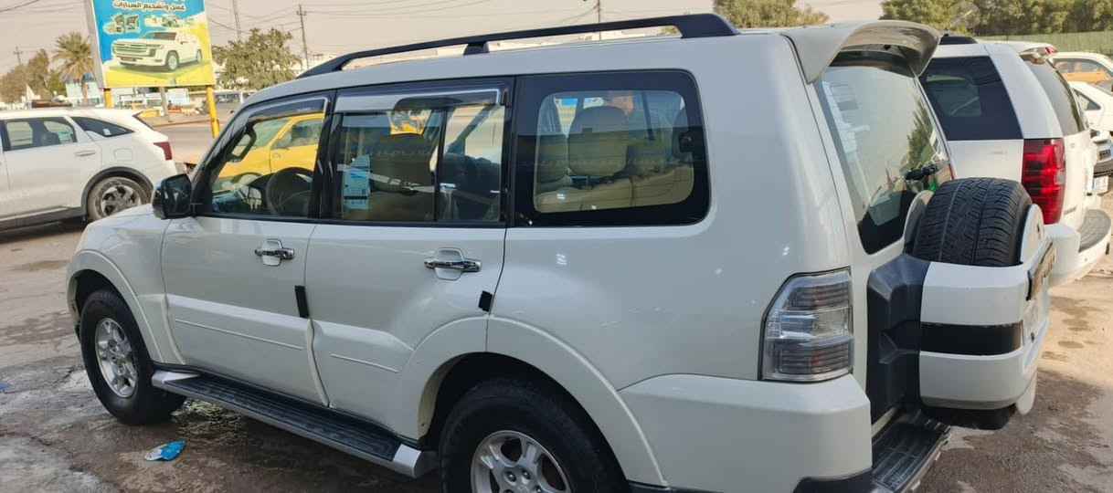 السلام عليكم للبيع سيارة باجيرو 2008 رقم بغداد دولي جديد سنويه وهزه جديده السياره كفاله من الضربة و الكص و النقل و التحويل و المكينه ولكير  مكفولات الحداده توب طخم تاير جديد السياره جاهزه و سعرها 128 ورقه  الشراي يتصل  ‏***********‏
مكان سياره بغداد
