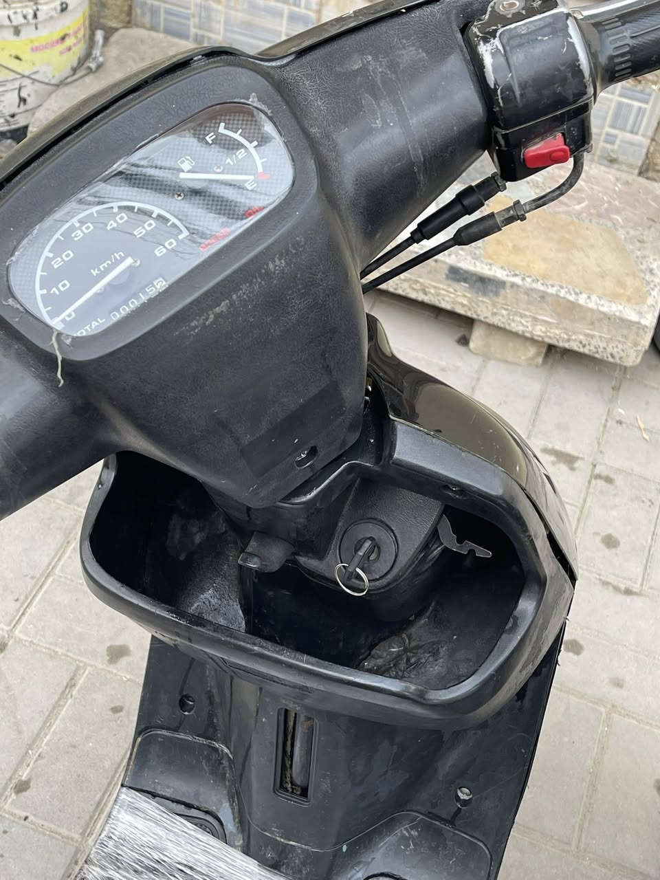 سلام عليكم دراجات عدد ٢ للبيع  دراجات شغالات وكاملات كل نقص ما بيهن كلشي شغال سلف كهربايات بس وحده يرادله باتري نكره  شلعه معدل شواصي مالحومات مكاني كربلاء الملحق ***********  سعر الوحده  200. وبيه مجال
