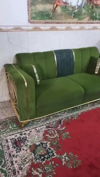 تخم للبيع عشر مقاعد المكان بغداد الحرية السعر 250 للاستفسار 0771110263...