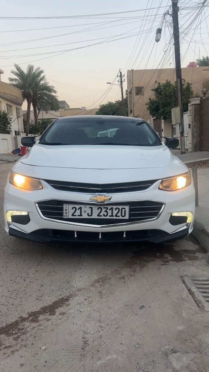 السلام عليكم 
ماليبو 2017مواصفات LT1  ابيض
ماشيه 73 مايل 
الضرر//  ضربه لحد البدنه واكفه الضربه
شواصي لغود مكفولة
راديترات غاز  تبريد ماء  كله جديد 
رقم جديد 
كير AT المرغوب
المواصفات LT1 
🔴 بصمه ابواب + جنطه
🔴 تشغيل عن بعد 
🛑محرك 1500 توربو
🔴مانع انزلاق
🛑لدات اماميه نهاري 
🛑 اوتو بريك 
🛑كشن كهربائي 
🛑تبريد مناخين منفصل SYNC
🛑تبريد قطعتين امامي خلفي 
🛑شاشه كبيره تدعم 📲Android Auto/car play
🛑خرائط Gps📌
🛑كامره خلفيه 📷
🛑كروز مثبت سرعه
🛑شاشة ضبط واعطال بل دشبول
🛑منافذ USP/ 12V /Tip C
🛑مانع انزلاق ⛔️
الحماوه ماكو تماماً 
السيارة كامله بدون نواقص
***********
سعر 103$
