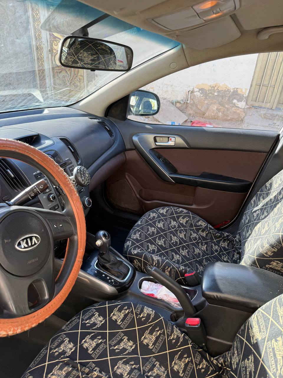 للبيع كيا سيراتو موديل 2012 رقم اربيل سياره مكفوله من الضربة والصبغ والتبديل السعر 98 وبيها مجال قليل مكان النجف للاستفسار اتصل ***********

