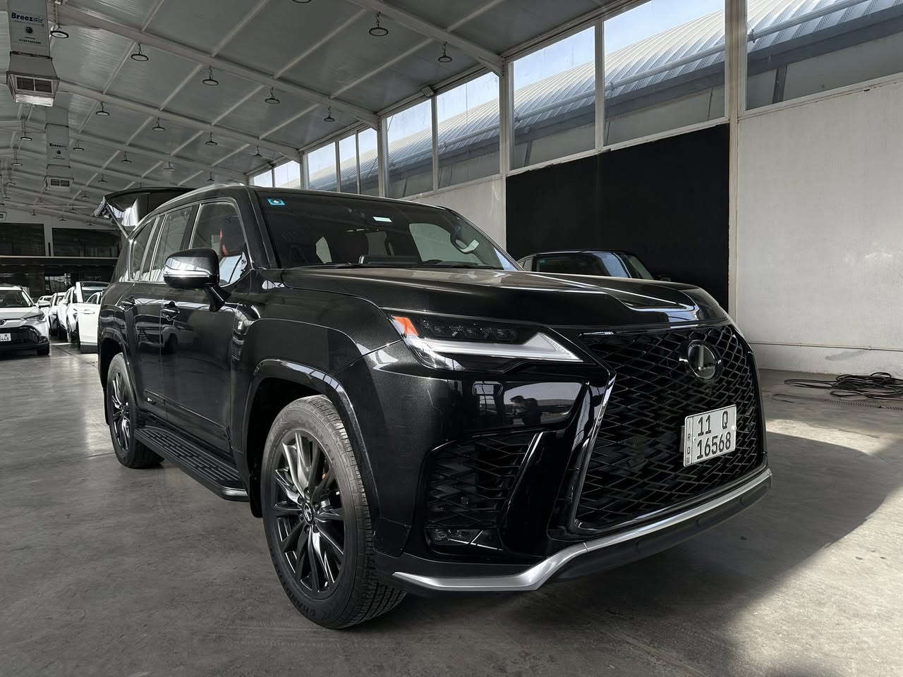 Lexus 2023 f sport 1 🎌SAS 
لكزس 2023 اف سبورت 1 🎌 ساس 
فول ١/١ 
ابواب كهرباء ( شفط ) 
شاشات خلفية 
كفالة عامة ✅
تغليف كامل المركبة ppf 
ضمان وكالة ساس 
عداد المسافة 22000 k/m 

📍بغداد شركة ابو ظبي چكوك قرب بوابة الكاظمية 

0771 811 1145

0781 844 4044 📞
