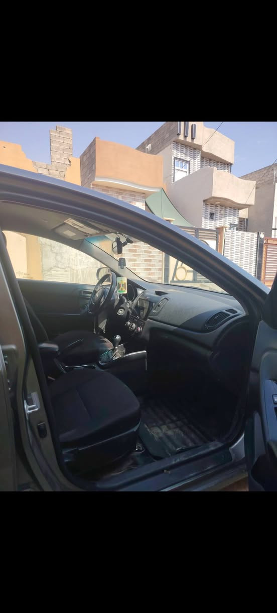 ألسلام عليكم.. كيا فورتي جنطه 2011حادثها جاملغ وبونيد  محرك 20لا نفخ ولا صرف تبريد ثلج تحكمات ستيرن مثبت سرعه  اشارات بالمري ماشيه 119524miرقمها مميز 38888 كير عادي 6نمر وتوماتيتك العنوان الموصل الاتصال بالرقم ***********
