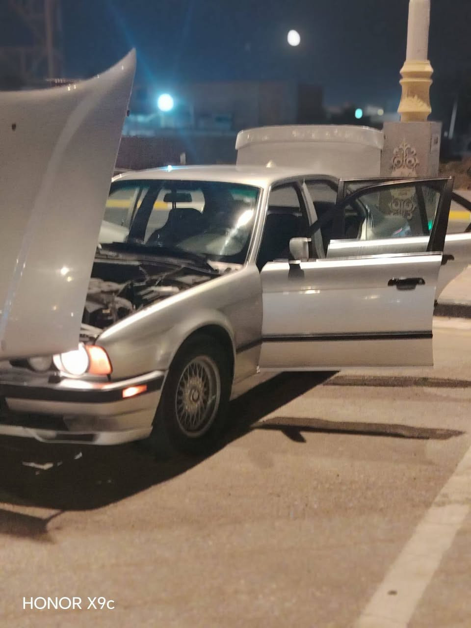 سلام عليكم صل على محمد وال محمد سيارة للبيع bmw 525مسكر عدل وارد الماني كشنات جلد موديل 1990رقم انكليزي حدادية  زينة مكينة لا تبخير ولا تنقيص لون سلفر سنوية 2030بسمي السيارة مداور ثاني يوم ترايك للبصرة كير اوتو السعر 65وبيهة مجال الطيبين ‏‪مكان السيارة  ***********‬‏كربلاء حي الوفاء شارع 20
