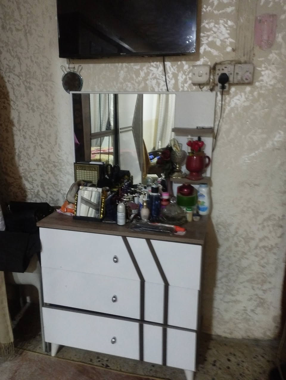 غرفه نوم مستخدمه قليل 
السعر ٣٥٠ الف....البنوك شارع فهمي المدرس 
تواصل خاص


**إذا كنت صاحب هذا الإعلان وتريد حذفه لأي سبب، رجاءا أرسل رسالة إلى الدعم الفني**