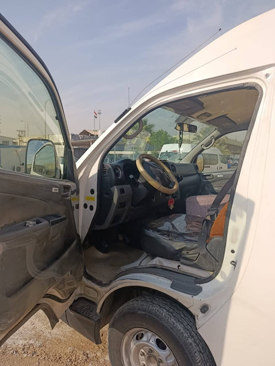 سلام عليكم نيسان 16 جافيه ع طويله وبيه رصعه بل بجم ومرجعينه كير مكينه خير من الله صدر جديد تخم تاير جديد تبريد محور تحويل ثاني يوم السعر 160 وبيه مجال 
***********
