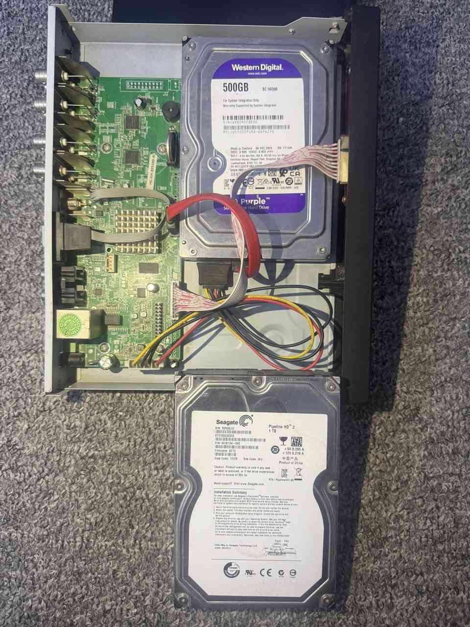 يالله سلام عليكم DVR للبيع 8 جنل دقه 1080  ويا هارد 1تيرا وهارد 500GB اخو جديد  اعلى سعر ابيع  مكاني بغداد تقاطع درويش رقمي ***********
