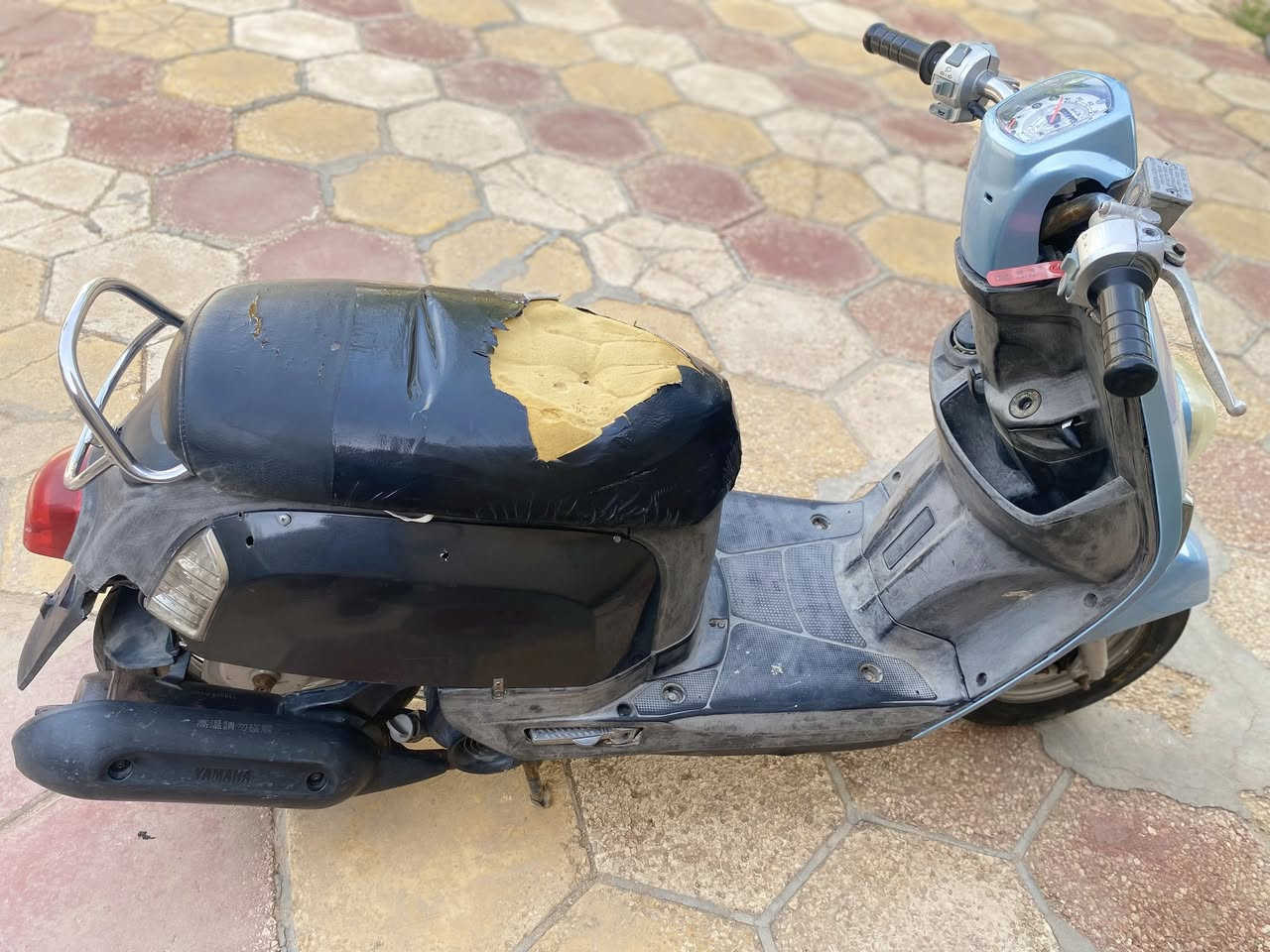 سلام عليكم
دراجه للبيع ماكس بوليس 
كهربائيات شغاله لايتات  اشاير
سلف عطلان الباقي كله شغال
السعر خاص


**إذا كنت صاحب هذا الإعلان وتريد حذفه لأي سبب، رجاءا أرسل رسالة إلى الدعم الفني**