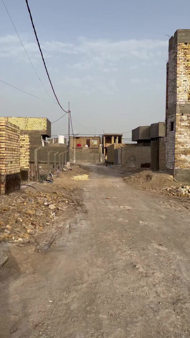 للبيع قطعه ارض بيعر مناسب بلاش🔥🔥
المساحه 200متر طابوزراعي سند 
الواجهه 10 والنزال 20متر
 الموقع حله بكرلي شارع الغسل خدمات كامله 
السعر27مليون وبيها مجال
للاستفسار 
***********
***********
