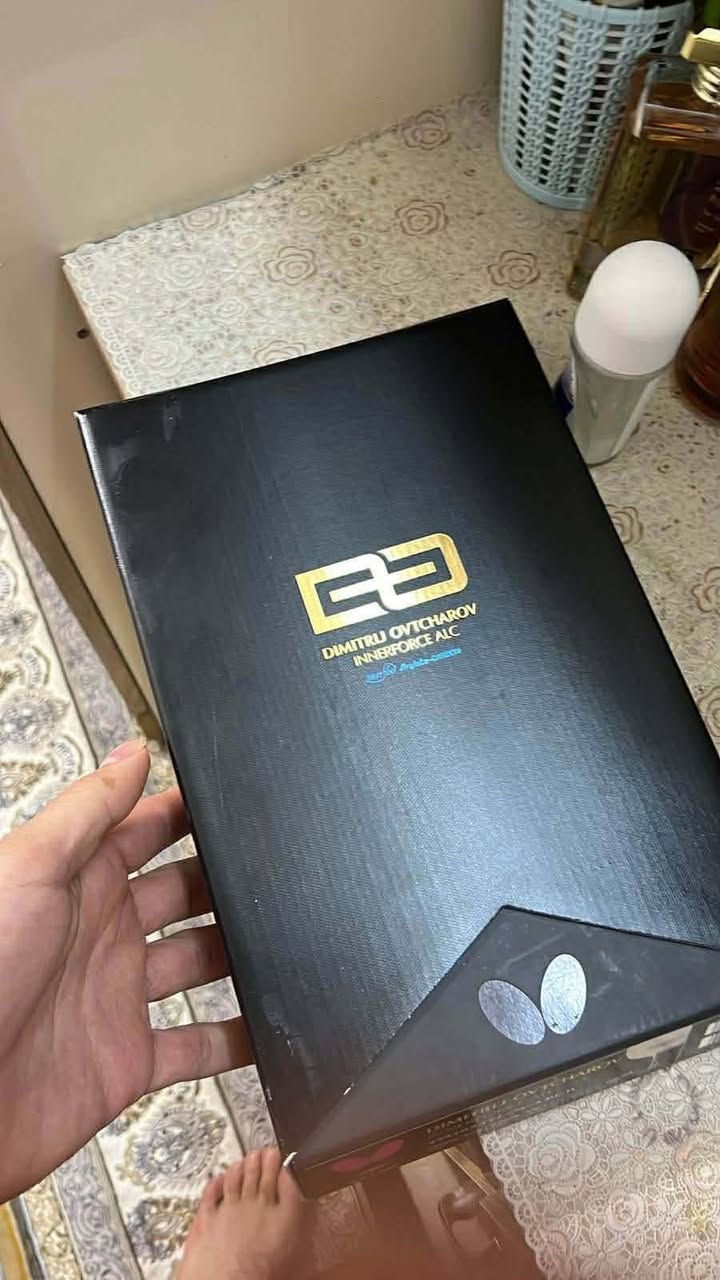 مضرب كامل بترفلاي ديمتري 🏓🏓🏓
مطاط بترفلاي ومطاط DHS 🔜🔜🔜
النظافة كما موضح بالصور ادناه 👇👇👇 
السعر ٢٥٠ الف 💵💵🔚


**إذا كنت صاحب هذا الإعلان وتريد حذفه لأي سبب، رجاءا أرسل رسالة إلى الدعم الفني**