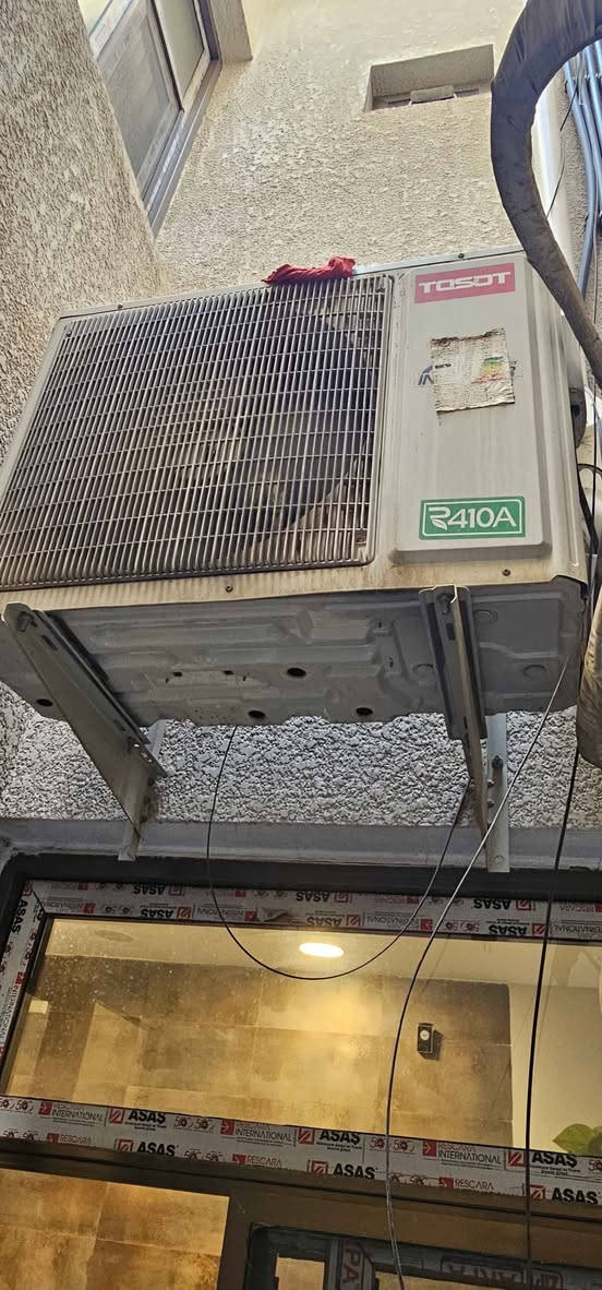 سبلت توسوت انفيرتر حجم 1.5 طن للبيع مشدود بدون اي تصليح اخو الجديد 
العنوان حي الجهاد الشارقة 
*********** واتساب بغداد, العراق
