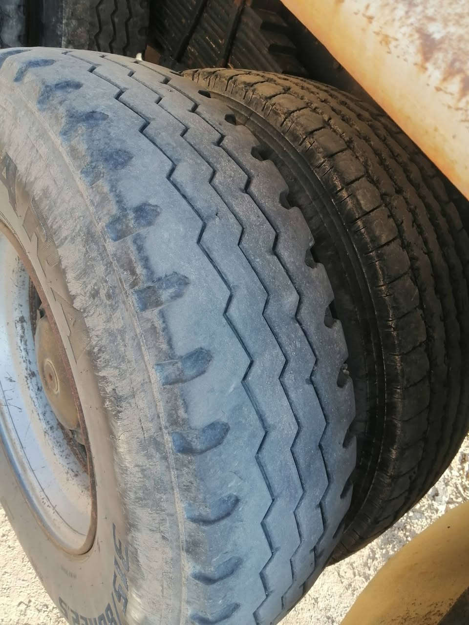 من رخصة مديرالاكروب تايرات22ونص مراوس ب24حتى اذا ويل صاج برماخ حسب القناعه هذا رقمي ***********
