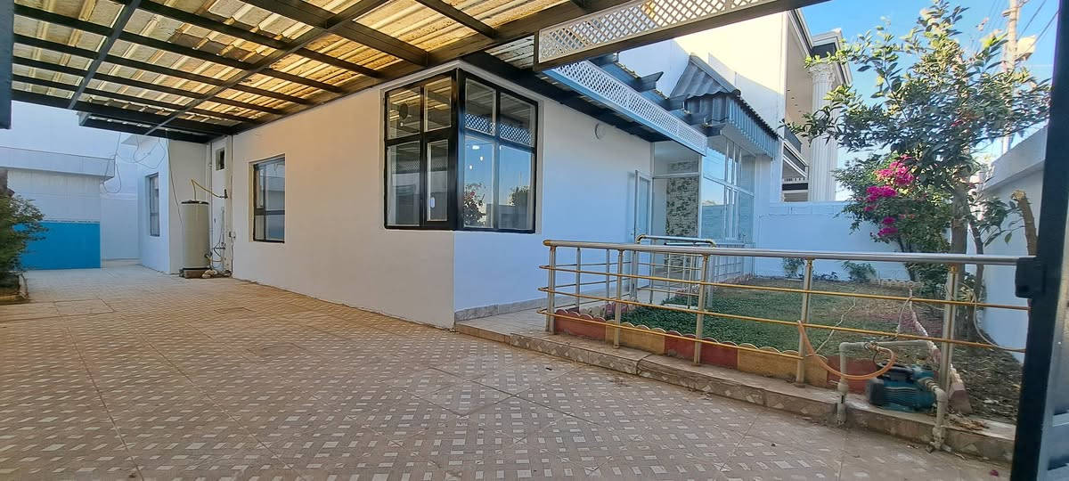 خانوفڕۆشتن بیت اللبیع فی اربیل ئایندە2/واحدطابق مقابل حدیقە  مساحە216مترعرف نوم2/صحیات صاله مطبخ آستقبال حدیقه گراج 7دفاترو35ورقە بی مجال باقی اقسط 25ملیون 600هه زار ***********واتساپ *********** أربيل, العراق
