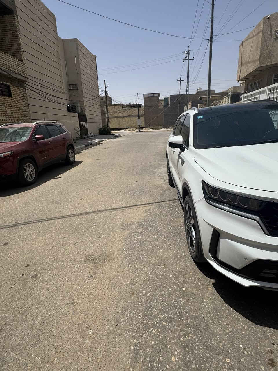 السلام عليكم بيت للبيع في كربلاء حي البلديات خلف ‏محطة سمأ كربلاء ثالث عقار عن شارع 20 طابقين بناء حديث المساحة 70 متر￼ الواجهه 6 نص طابو صرف يرهم مراوس بقطعه او بيع السعر 180 مع مجال الاستفسار  @إشارة الجميع ***********
