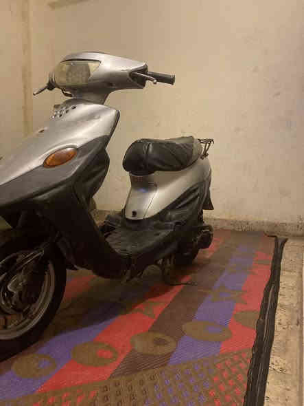 دراجه للبيع نحله 9 زروف كهربائيات شغله مكينه ما مفتوحه سلف شغال معوز باتري
السعر 250 بيها مجال بسيط

*********** لتواصل
