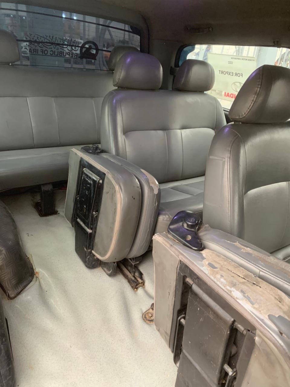 السلام عليكم للبيع استاركس مديل 2005 للبيع السياره بسمي السنويه جديده الرقم جديد امصفره من كلسي  الاستفسار على الرقم***********
