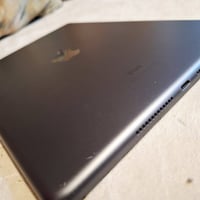 آيباد ٨ • ٣٢ • بطارية ٥٠٪