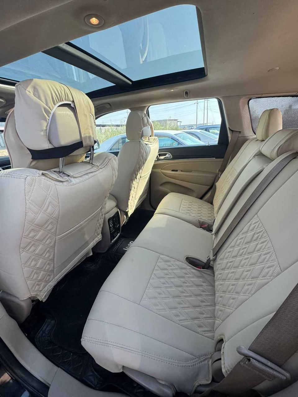 Jeep grand Cherokee limited 2019 
خليجي - مكفوله كفاله عامه 
وكاله ليث العبيدي
رقم بغداد (الجديد) باسمي 
محرك V6 - 3600  بانزين 
ماشيه 110،000 كيلو متر
سياره فول للاخير 1/1
تدفئه تبريد كشنات اماميه
تدفئه كشنات خلفيه 
تدفئه ستيرن 
كشنات جلد تحكم كهرباء 
جنطه كهرباء 
شاشة كبيرة 
Apple CarPlay Android Play
تشغيل عن بعد
شفتات بالستيرن
3 أنماط قيادة
مكينه كير حداديه تبريد كله كفاله
السياره جاهزه للاخير اي نقص ما بيها
مكان السياره البصرة
السعر 290 وبي مجال قليل للشراي 
للاستفسار اتصل *********** البصرة, العراق
