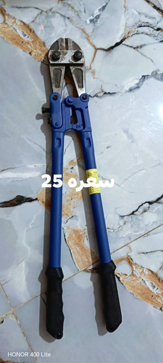 سلام عليكم الي يفيدنه يتصل مامتواجد ع فيس دائما ***********
