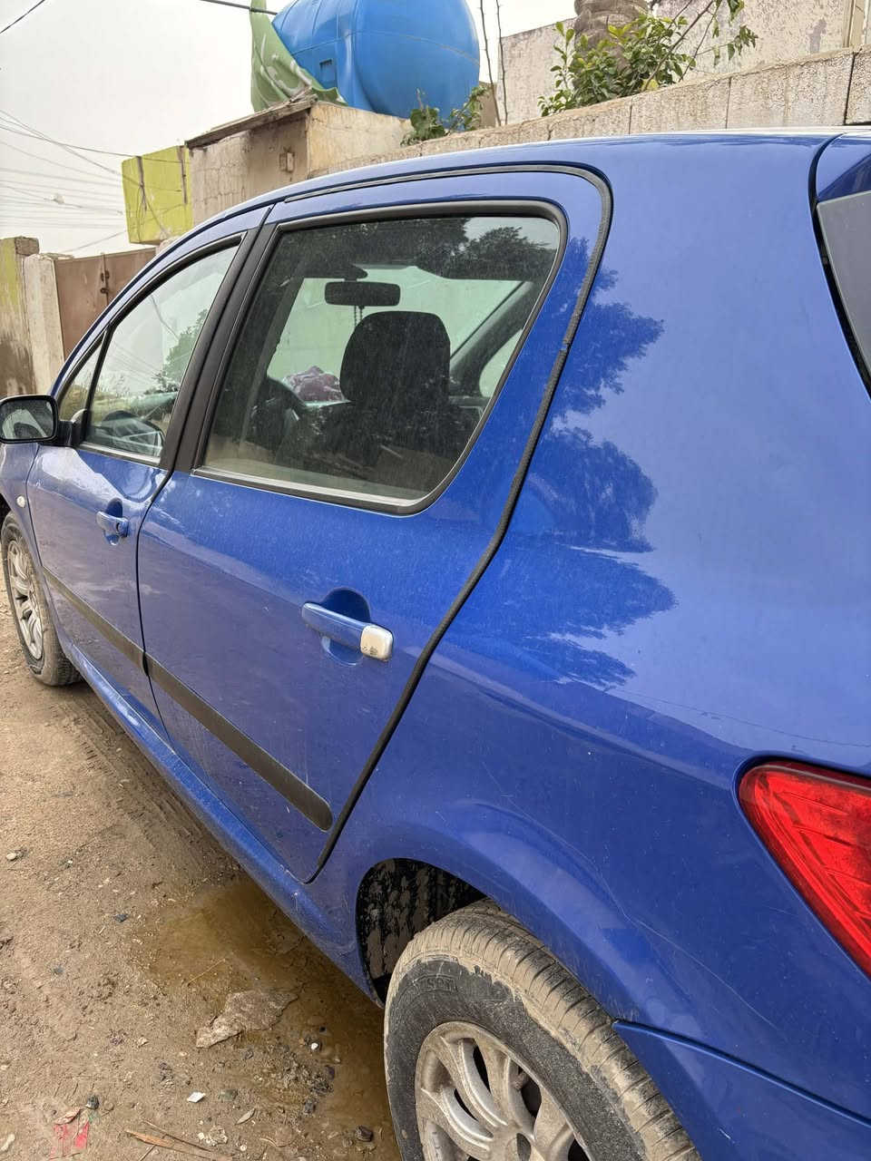 السلام عليكم 
سيارة بيجو 307 
موديل 2005  
مكفولة من الكص والغرق والحوادث
ماشية 50 
سنوية لحد ٧/١/٢٠٢٨ يلا تسقط مشروع وطني 
رقم بغداد (رقم جديد) 
صارلها سنتين من اخذتها 
بيها تبريد جيد جداً
طبعاً البنت ما طالعة بيها بعيد بس للدوام وبس...
السعر ٥٥


**إذا كنت صاحب هذا الإعلان وتريد حذفه لأي سبب، رجاءا أرسل رسالة إلى الدعم الفني**