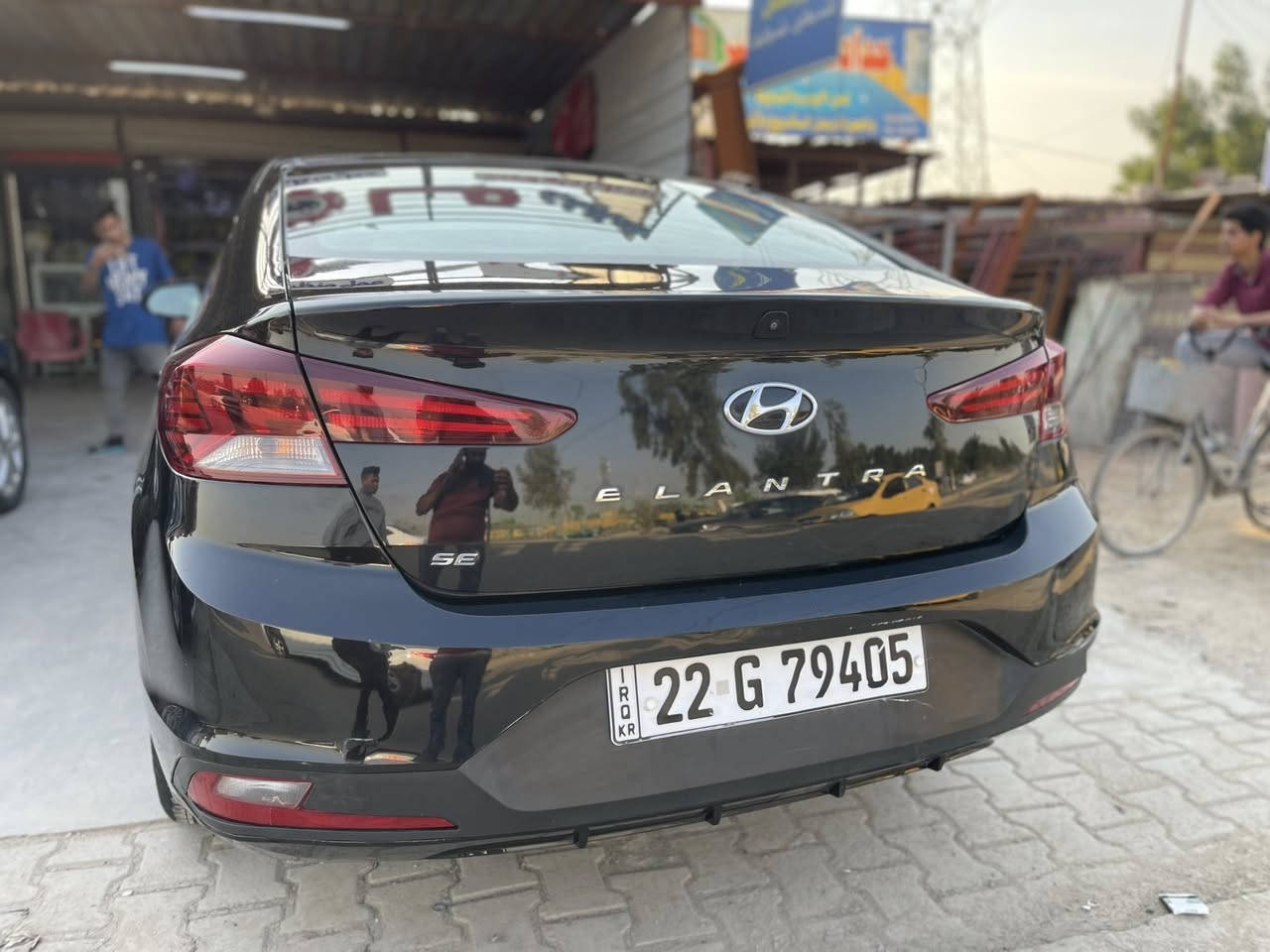 سلام عليكم الانترا البيع 2020 ماشيه 84 
وارد امريكي حادثهه دعاميه اماميه فقط 
سياره فول مابيهه اي نقص محرك 2000 دوش المرغوب 
السعر 128 بيهه مجال شي بصيط 
العبوان بغداد محموديه 
الهاتف ***********
