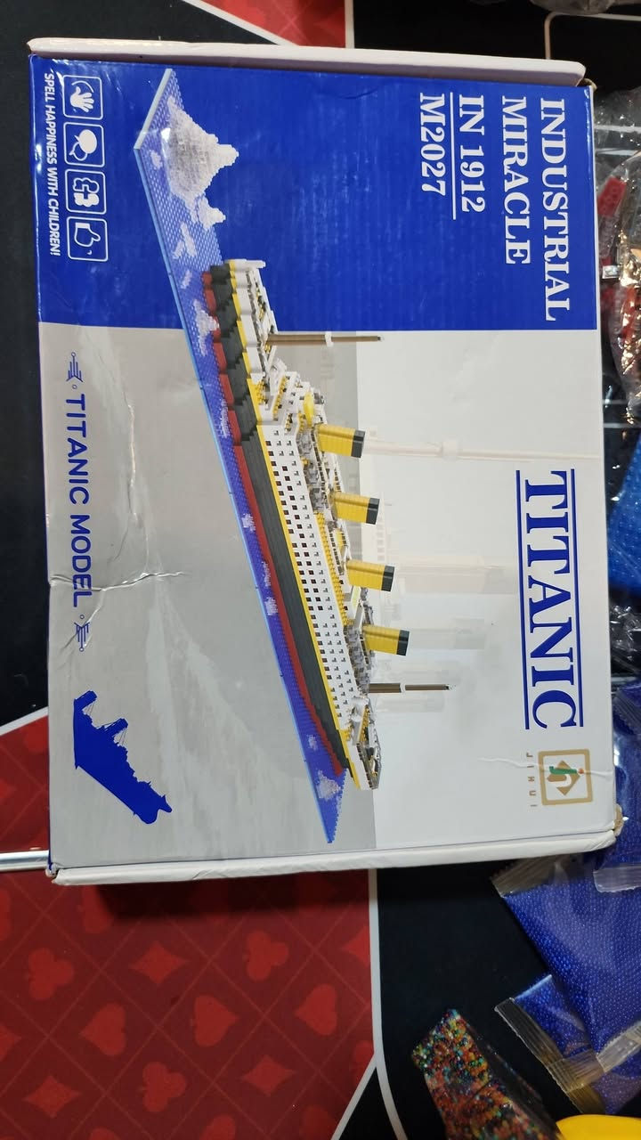 مجموعة متنوعة من لليكو
دبابة ٣٥ الف 
سفينة قطعتين ٢٥ الف 
مجسم ١٥ الف 
توصيل موجود 
تواصل واتساب ***********
والخاص مفتوح
