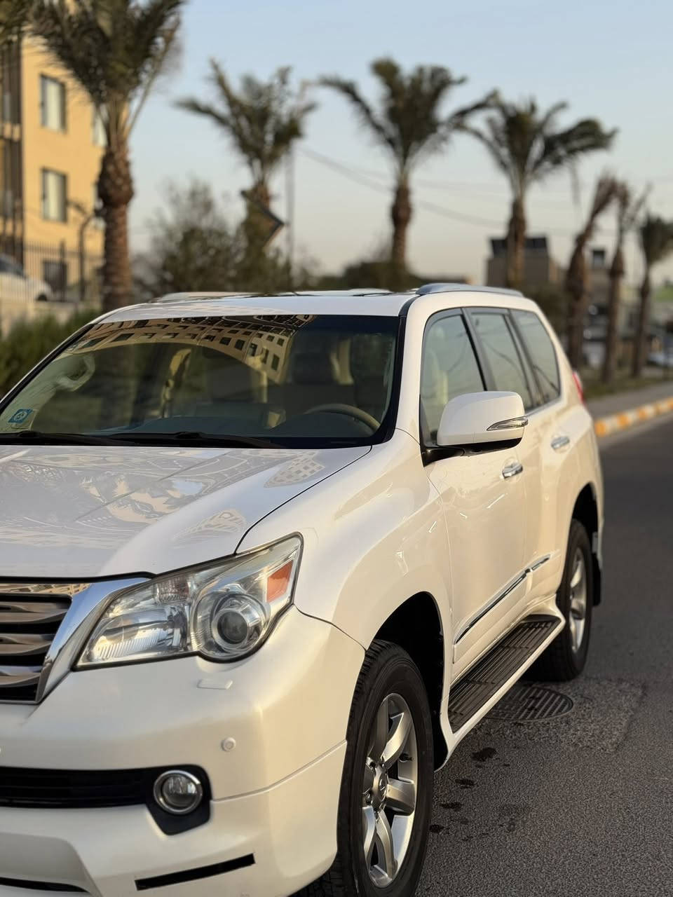 السلام عليكم للبيع لكزس برادو خليجي فول 1/1  رقم بغداد الجديد باسمي شرط التحويل مكفوله من الصبغ والتبديل عدا الدعاميات السعر 270$$بيها مجال للاستفسار اتصل *********** مكاني بغداد حي الجهاد
