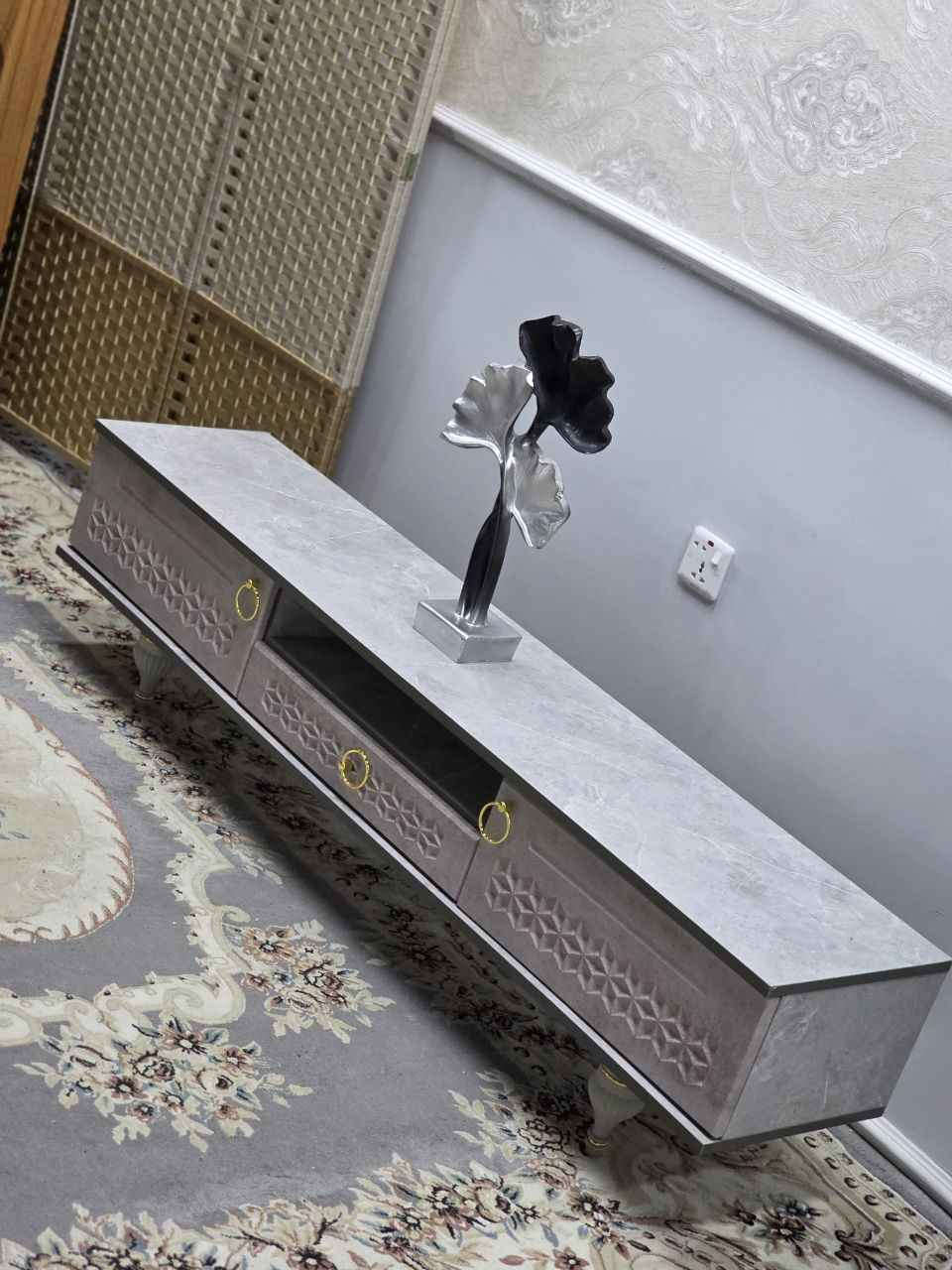 ✨ تصميم يخلي صالتك أرتب وأفخم ✨
📺 ميز بلازما عملي وأنيق
حجم أكبر + مساحة أوسع
مناسب للتلفزيونات الكبيرة 👌
📏 القياسات:
▪️ الطول: ١٦٠ سم
▪️ الارتفاع: ٤٠ سم
▪️ العمق: ٣٥ سم
💰 السعر: 75 دينار فقط 🔥
(سعر قوي مقابل القياس 👌)
🚚 التوصيل مجاني:
✔️ داخل بغداد
✔️ جميع المحافظات بغداد, العراق


**إذا كنت صاحب هذا الإعلان وتريد حذفه لأي سبب، رجاءا أرسل رسالة إلى الدعم الفني**