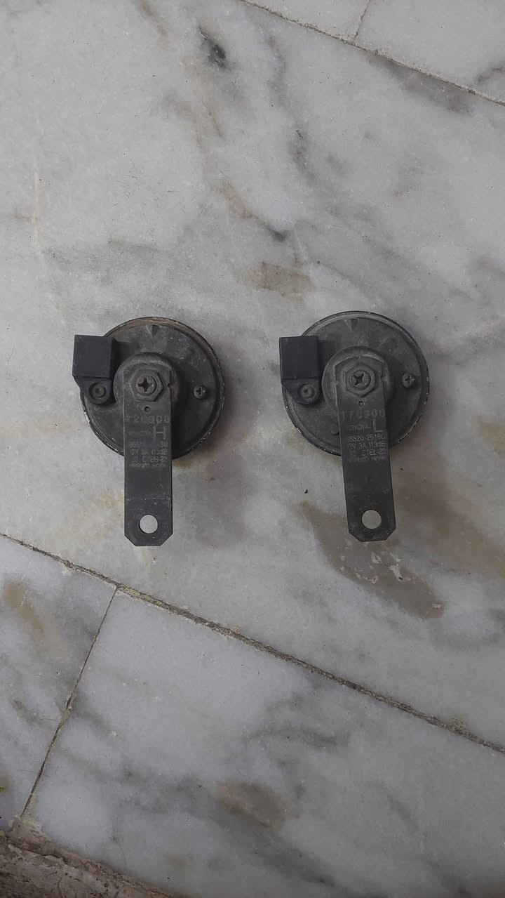 هورنات بردو اصلي فول صوت عل فحص 
السعر 25 الف مكاني بغداد مدينة 

***********
