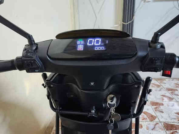 السلام عليكم دراجه صقر للبيع مديل 2025مدرعه بل كامل جديده وكاله ماشيه كولش قليل وصل المعرص موجود
مواصفات الدراجه

شاسه اعطال تكشف عطل الدراجه ولتنبيهات الاخرا
لايت عالي ناصي زنون العريض
بريك امامي خلفي دسك
مرايات جانبيه 
اشاير يمين يسار لد 
ملف 2000
السرعه تقره بل شاشه 100 السرعه الحقيقيه 90
تقطع مسافه بل شحنه الوحده 70 كيلو
بطاريات مصطره الحجم الكبير 
عدد البطاريات 7
شاحنه اصليه تدعم الشحن السريع وليقاف الذاتي عند امتلاء البطاريه
درع محيطي 380درجه لحمايه الدراجه
طلاعات جانبيه لراكب الخلفي 
مساحه تخزين واسعه 
جنطه خلفيه
تايرات جلاتين جوبلس
سعر الدراجه 750او بي مجال لشراي
الشراي يتفضل خاص او التصال عله الرقم ***********
مكان الدراجه المنصور مقابيل المعرض
