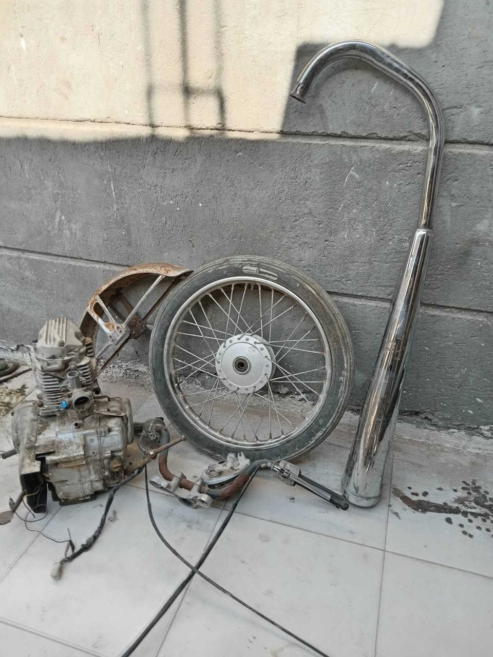 هاي القراض للبيع كلشي مابيهن كزوز جديد ولمكينه شقاله بس بيه صوت ماعرف شنو صوت كومت حديد قيم  وخذهن بل عافيه عليكم هاذ رقم راعيهن***********
