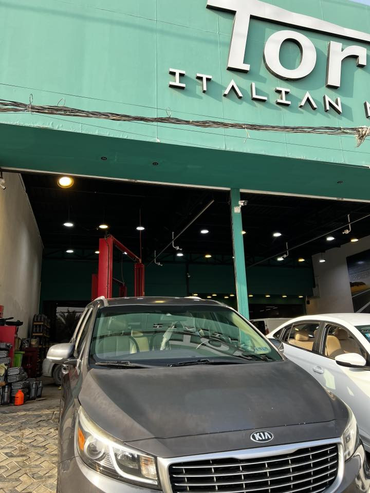 السلام عليكم
كيا  سيدونا 2018 للبيع…

رقم بغداد

مواصفات السيارة LX 

السيارة استخدام شخصي  ماشية 105,000  ميل

وارد امريكي ضربته بسيطة و موجود حادثها بالصور

مواصفتها

1️⃣نقطه عمياء

2️⃣توقف ذاتي

3️⃣تحذير خروج عن المسار 

4️⃣ تدفئة كشنات

5️⃣ كشن السائق كهرباء

6️⃣ شاشة  كبيرة

7️⃣ الابواب الخلفية  كهرباء

8️⃣ كاميرا  وحساسات خلفية

9️⃣ حساسات امامية

1️⃣0️⃣تحكمات ستيرن و ثبيت سرعة

1️⃣1️⃣المري قلاب عند اقفال السيارة

1️⃣2️⃣محرك 3300. 6سلندر مكفول الكير و المكينة

السيارة تحتاج بوليش وتكحيل فقط

السعر170💲و بيه مجال بسيط

للتواصل 

***********

📍النجف
