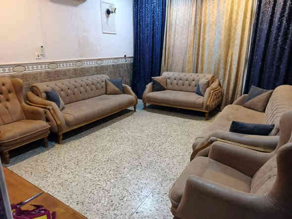 سلام عليكم تخم تركي عشره مقعد لمكان حي لعلام سعر ٧٠٠ وبي مجال ستفسار عله هاذه رقم ***********
