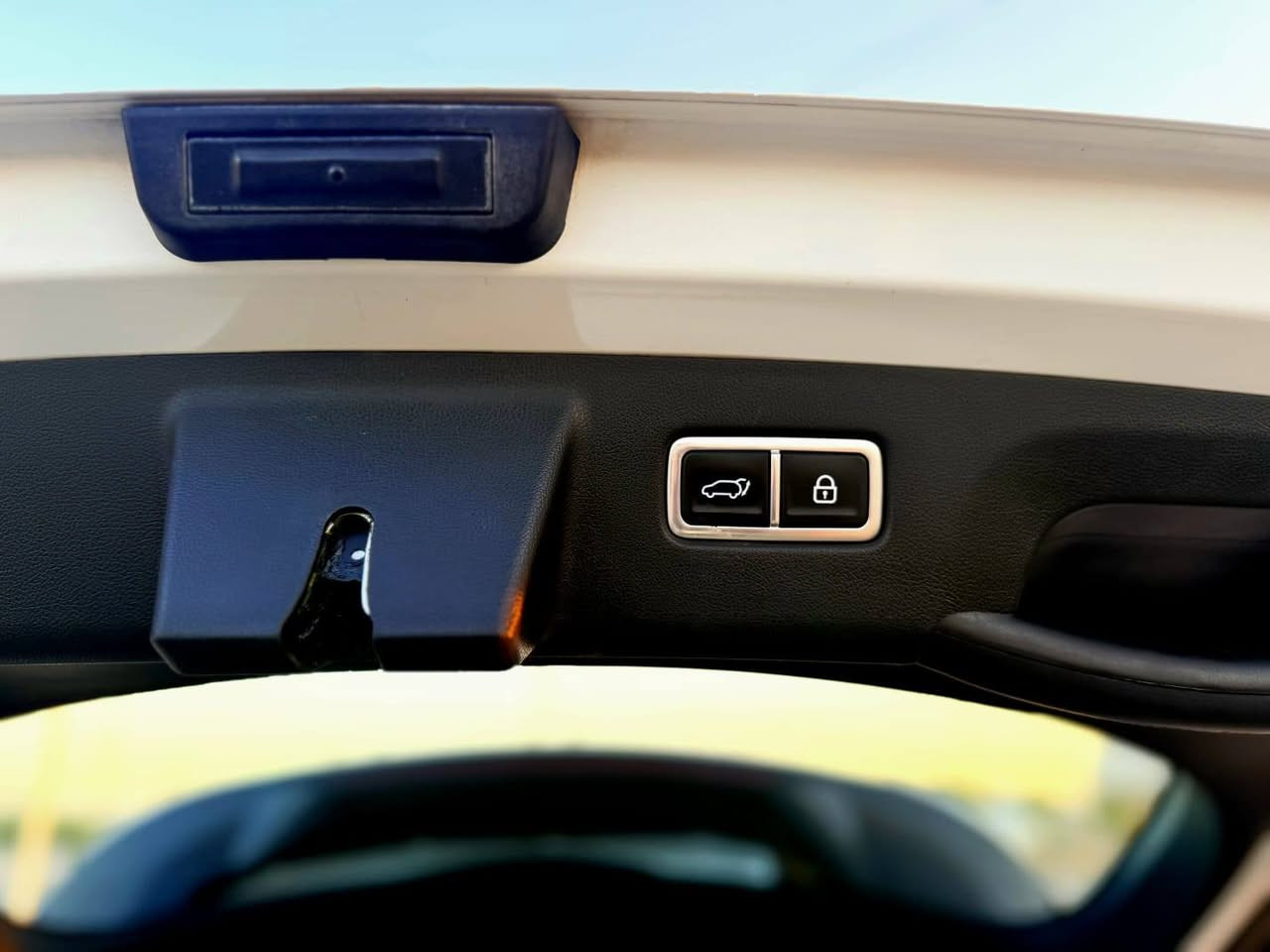 السلام عليكم
كيا سورينتو 2023 🔥
يتوفر بيع أو مراوس حسب القناعة 

🔥 المواصفات 🔥
🚗خليجي
🚗ماشية 58 الف
🚗 حجم المحرك V6 3.5L 
🚗 مفتاح التشغيل بصمة
🚗تشغيل عن بعد 
🚗 فتح الصندوق كهرباء
🚗حساسات أمامية 
🚗حساسات خلفية 
🚗لايت زينون + LED 
🚗 كشافات 
🚗حساسات ضغط الاطارات
🚗 كير ماوس 
🚗 هاند بريك كهرباء
🚗 دشبول شاشة ديجيتال 
🚗 شفتات مقود 
🚗شاحن هاتف Wireless 
🚗مخرج منفذ الطاقة 
🚗 انارة داخلية LED محيطية 
🚗7 راكب 
🚗المقاعد جلد لون أبيض 
🚗حركة المقاعد الأمامية كهرباء 
🚗 3 قطع تبريد 
🚗 4 أوضاع القيادة 
🚗 أوتو هولد 
🚗 نظام مانع الانزلاق 
🚗 نظام نزول المنحدرات 
🚗 بردات أبواب خلفية

🚗السيارة كفالة وبيه سونار 
🚗مكان السيارة الديوانية عفك
🚗السعر أتصال خاص

🚗 سجاد زمان *********** أتصال أو واتساب
