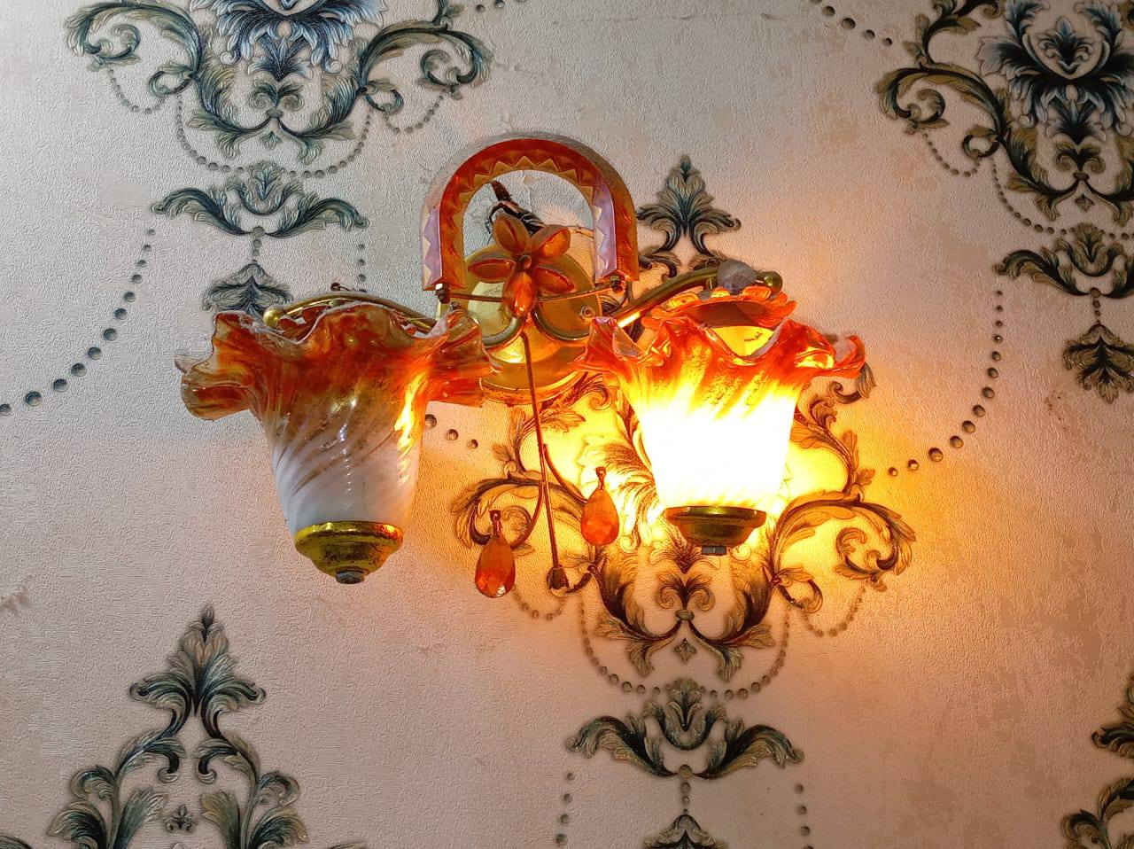 السلام عليكم غراض مستعمله للبيع الثريات 75 الف بس يرادلهن كلوبات الفرن شغال كلشي مابي ب75 الف طاره تبسي ع كهرباء 40 الف غلايه مال كهوه ب15 الف غلايه بخاريه ب25 الف والياخذهن كلهن انزله من السعر مكان  الحسينيه يم مطعم جكن ***********
