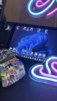 ستيم دك  ذاكره 512 GB نظيف كلش كلش كلش اخو جديد ويا كارتونه مالته   وي...