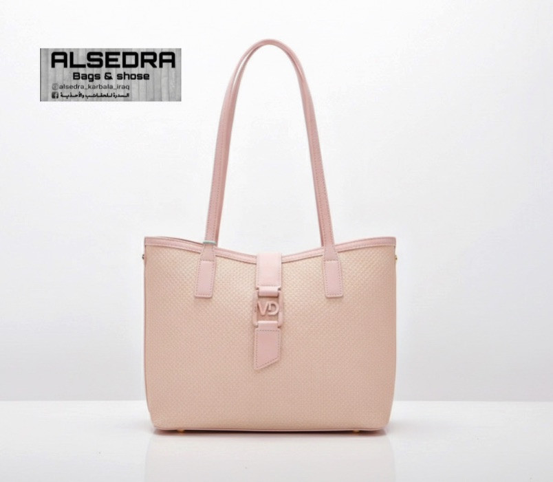 #ALSEDRA
#حقيبة_نسائيه 
#ماركة_valandenee 
——————————————————
ابعاد الحقيبة مثبتة على اخر صورة 
—————————————
العنوان / كربلاء شارع السدرة مجاور باب سدرة المنتهى للامام الحسين عليه السلام 

تتوفر خدمة التوصيل داخل كربلاء و جميع المحافظات 

⚠️اذا كان المنتج غير مطابق للصور يرجى عدم الاستلام ⚠️


**إذا كنت صاحب هذا الإعلان وتريد حذفه لأي سبب، رجاءا أرسل رسالة إلى الدعم الفني**