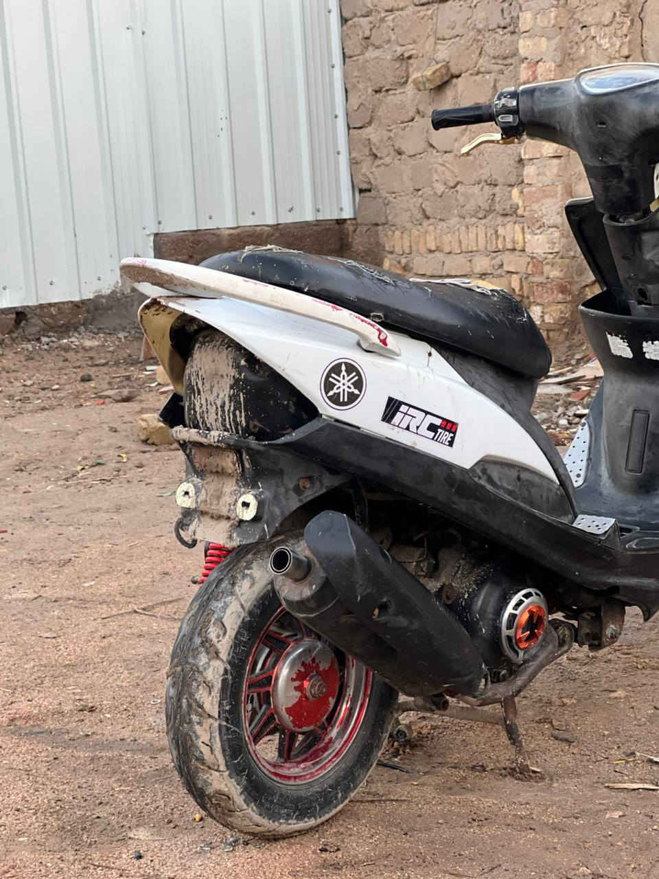 السلام عليكم ماكس عدله للبيع مكينة مفتوحه بوشه 49 بلاد دراجه مرتبة كهربائياتها يشتغلن كلشي جاهز سلف يشتغل بس عوزه باتري سعر 450 وبيها مجال  تفاصيل ***********
