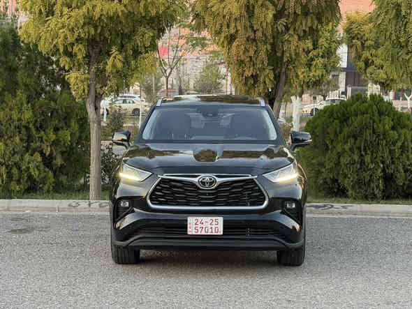 #سعر_مناسب_جد
تويوتا هايلند 2023 limted
فئه المتيد 🔥
٧ راكب 

وار امريكي 
فقط بيها ربع بنيد مصبوغ

مواصفات 

فتحة 

فور ويل 

رادارات فول 

سماعات JBL

كشنات تدفئه تبريد 

ستيرن تدفئه 

خزن كشنات 

صندوك كهربائي 

كامرات 360 درجه 

شحن وايرليس 

درايف مود  ايكو سبورت نورما والترال 

EV MODE 

نزول منحدرات 

هاندبريك بصمه 

اوتو هولد 

شحن وايرليس

بردات جانبيه 

المكان دهوك
للسعر ٣١٥$
***********
***********
***********
