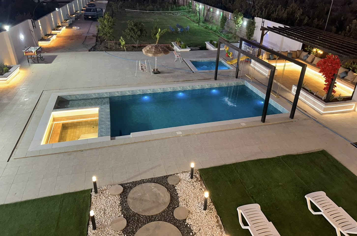 مزرعة قرطاج VIP للعوائل✔️والشباب.  لتأجير المزارع السياحية        
بنظام الشفتات✔️
علما موثقة بتطبيق اجرلي
شفت صباحي من 8الى6 مساءً
شفت مسائي من ال8 الى ال6  صباحاً  
متوفر✔️✔️✔️

حديقة كبيرا جدا تصلح للمناسبات 🎈واعياد الميلاد 🎂🎉
مكان خارجي مخصص لشوي السمك والمشاوي 🍖
كهرباء متوفرا على مدار 24ساعه 👍
ومكيف 24 ساعة بدون انقطاع 🥶
فيشه🏀
مسبح🏊
صاله كبيرا      موثث بشكل لطيف ✔️
🛑2غرف منام 🛌
🛑2صحيات شرقي وغربي 🛀
🛑مطبخ متكامل🍽️ 
🛑كراج كبير 🚗🚙
العنوان بلد 
للحجز الاتصال***********
🛑🛑...
متوفر واتساب
