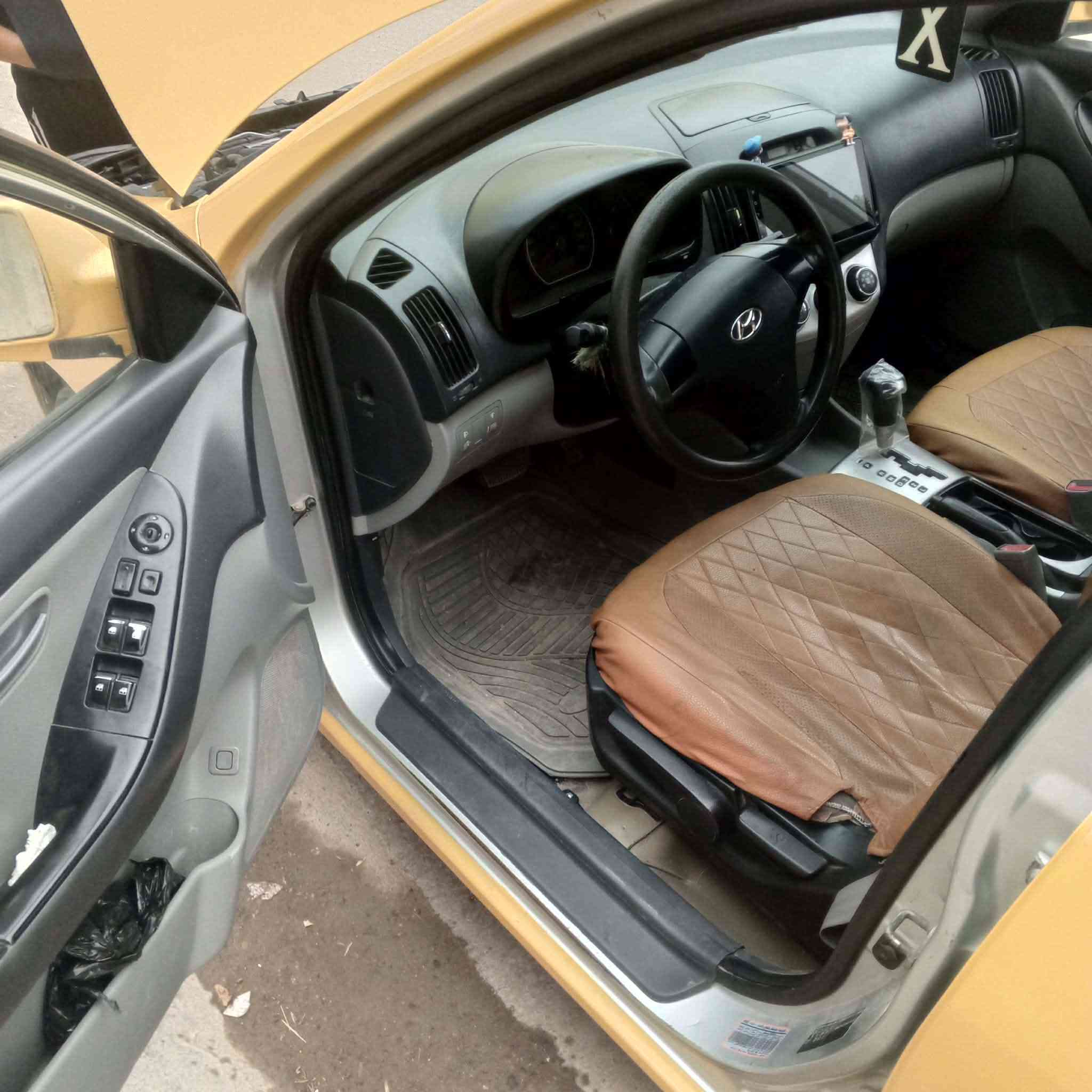 سلام عليكم النترا خليجي ٢٠١٠دكشن عالي الف وستميه. رقم انبار نكليزي بسمي لسعر ٨٨ 
للستفسار. ***********
