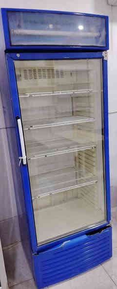 للبيع براد عامودي عارضه و مجمده عارضه شغال مابيه اي نقص سعر 350وبيه مجال ***********
