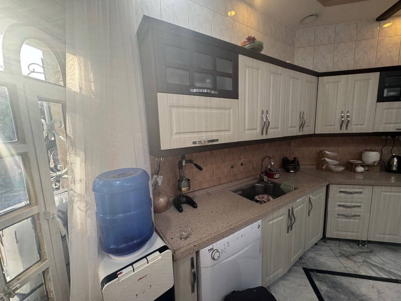 كاونتر اج دي اف مرمر كوارتز طبيعي كلش نضيف قياس مترين ونص في مترين مكاني حي الجامعة ***********
