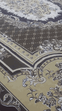 سلام عليكم من رخصت مدير الكروب المحترم عندي زوليه 
الابعاد ٣في ٤ نظيفه جدا استعمال موسم واحد مكاني الحر السعر بالخاص او تتصل 
***********
