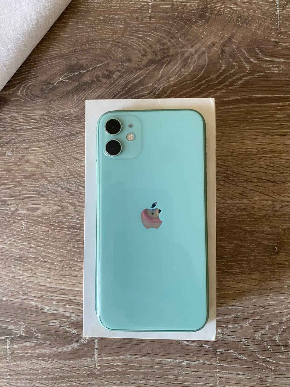 السلام عليكم جهاز ايفون 11 عادي دبل سيم الجهاز شرط بلادي لامفتوح ولامبدل بيه شي كارتونه وجميع ملحقاته موجودة  السعر 250 الف 

***********
