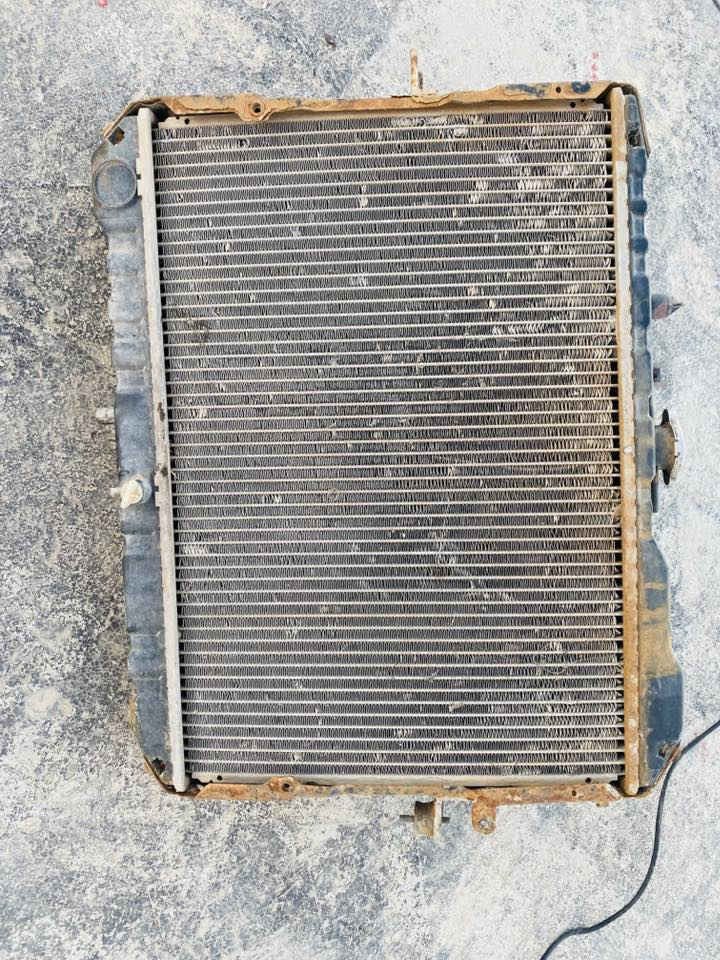 السلام عليكم عندي ذني الغراض للبيع زعانف وراديتر وتانكي گاز وجامات صفاح وجامه مال جنطه ومروحه وكاردن وفجوج ولعابه مال گير وياهن مسجل كلمن وسعره المو شراي لايعلق ارجوكم وهذا رقمي *********** مكاني بغداد الو غريب
