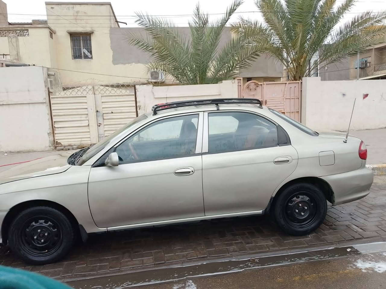 سيفيا موديل 1998 محرك مسكر كير عادي موديل ***********
40 بيه مجال رقم بغداد بسمي
